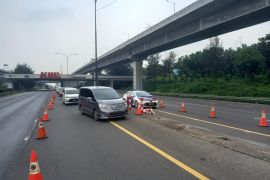 Tol Jakarta-Cikampek sempat terapkan "contraflow" akibat lalu linta padat