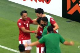 Dua gol Irfan Jaya bawa  Indonesia ungguli Malaysia 2-1 babak pertama