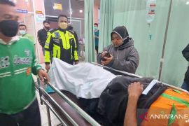 Petugas DLH alami kecelakaan saat bekerja bersihkan jalan di Bukittinggi