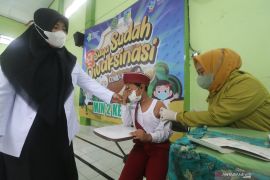 Perlukan anak minum paracetamol usai divaksinasi?