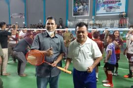 Gubernur Jambi mengajak masyarakat lawan COVID-19 dengan berolahraga