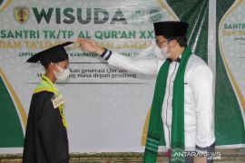 417 Santri TK/TPA Kecamatan Batu Benawa dan Hantakan diwisuda