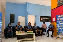 KPID Sumbar beri Menkominfo anugerah tokoh penyiaran nasional