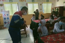 Siswa SDN Minas antusias belajar sumber energi dan keselamatan dari Dirut PHR