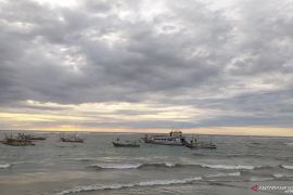 Gelombang di perairan Bengkulu capai 4 meter