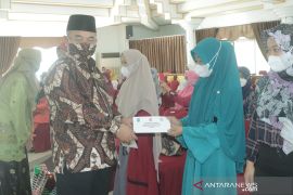 Peringatan hari ibu di HSS usung tema "Perempuan berdaya, Indonesia maju"