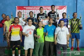 Faisal dan Yoyo juara badminton Borneo