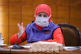 Gubernur Khofifah imbau masyarakat batasi mobilitas jelang Natal dan tahun baru