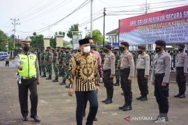 Wakil bupati Kapuas Hulu minta agar pengamanan Natal lebih manusiawi namun tegas dalam penindakan