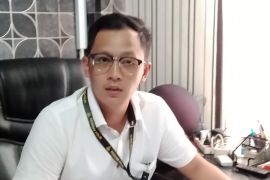 Seorang wanita tewas membakar dirinya dengan bensin