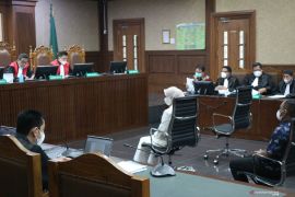 Rita Widyasari : eks Bupati Lamteng titip istri jadi calon bupati