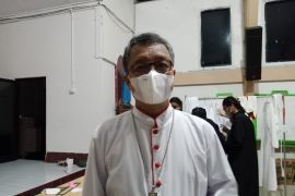 Uskup Pangkalpinang ajak umat tumbuhkan sikap peduli terhadap sesama