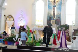 Seluruh gereja di Kalsel steril dan penerapan prokes selama misa Natal
