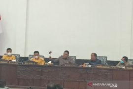 DPRD serahkan dokumen R-APBD TA 2022 Labura ke pihak eksekutif