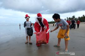 Bali involves several organizations in treating waste