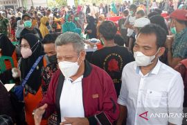 Kubu Raya kembalikan data penduduk luar daerah yang ikut vaksinasi