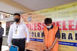 Tersangka pelecehan seksual 12 anak lelaki diduga positif HIV