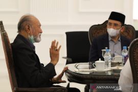 Komisaris BSI Tuan Guru Bajang temui Wali Nanggroe Aceh