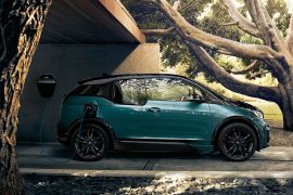 BMW pamerkan teknologi ubah warna eksterior mobil di CES 2022