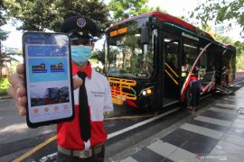 Bus Trans Semanggi Suroboyo