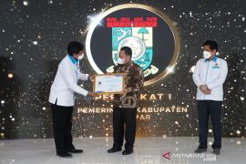 Kado akhir tahun, Kampar terima penghargaan tertinggi kepatuhan pelayanan publik