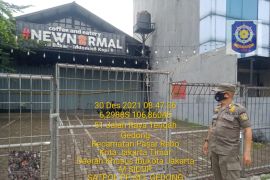 Langgar prokes, satu kafe di Pasar Rebo ditutup usai nobar final AFF