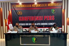 Tim DVI Polda Jatim serahkan tujuh jenazah korban bencana Semeru