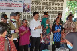 Kemensos salurkan bantuan Rp400 juta untuk Suku Laut Batam