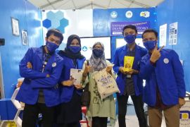 Mahasiswa DKV Udinus Kediri berpartisipasi di "KMI Expo"
