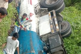 Truck tanki angkut BBM kecelakaan di Tapsel, warga Deli Serdang meninggal dunia