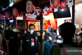 Polda Metro bubarkan pengunjung di Food Street Pantai Indah Kapuk