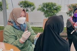 Sebanyak 114.103.362 warga telah divaksin COVID-19