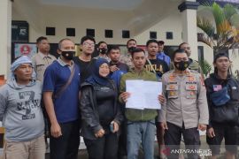 Kasus penelantaran puluhan pendaki Rinjani  akibat ulah agen perjalanan diselesaikan secara damai