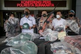 Penyerahan Berkas Perkara Tersangka Menwa UNS Page 1 Small