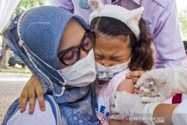 Vaksinasi COVID-19 bagi anak di Karawang