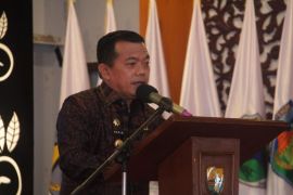 Buku 65 tokoh Jambi perspektif pemikiran membangun daerah