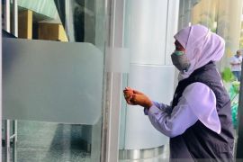 Khofifah: Jangan lengah meski 18 daerah di Jatim masuk PPKM level 1