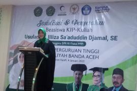 124 mahasiswa terima beasiswa KIP kuliah dari anggota DPR RI