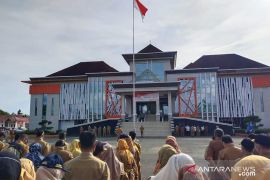 Bupati Ketapang ingatkan ASN tingkatkan pelayanan publik