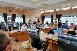 DPRD Kalsel belum berhasil damaikan TCT dan AGM