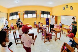 Presiden Joko Widodo tinjau vaksinasi pada anak di SDN 3 Nglinduk Grobogan