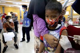 Pemerintah perlu melibatkan swasta dalam program vaksinasi nasional