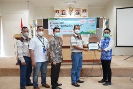 PT SIS serahkan dana CSR ke Pemkab Balangan