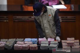 KPK maklum soal pembelaan putri Rahmat Effendi