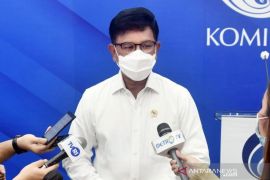 Kominfo mengingatkan masyarakat tak keluar negeri cegah lonjakan COVID-19