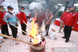 Kanwil Kemenkumham Gorontalo musnahkan barang sitaan Lapas