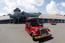 Mobil listrik klasik untuk wisata