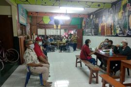 Gerakan camat-lurah berkantor di balai RW digiatkan