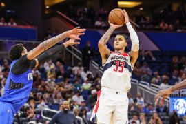 Kyle Kuzma buat 22 "rebound"