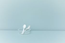 Menurut pakar, sebaiknya tak pesan makanan ini di pesawat